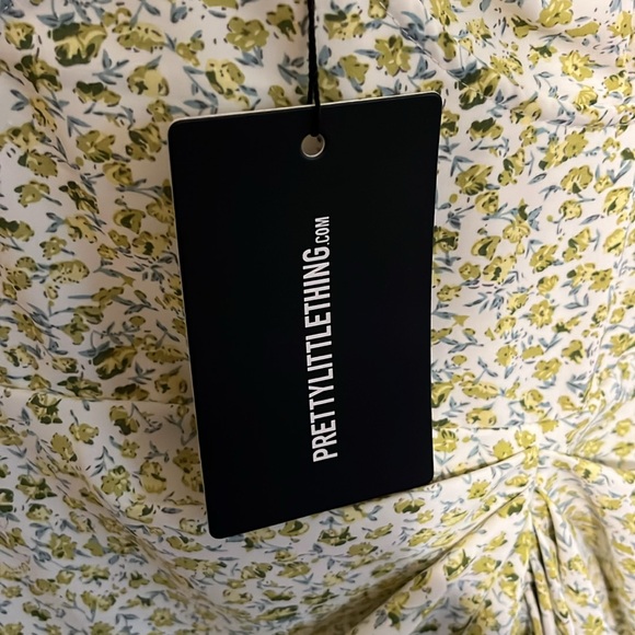 Pretty Little Thing Dress NWT - Picture 7 of 7